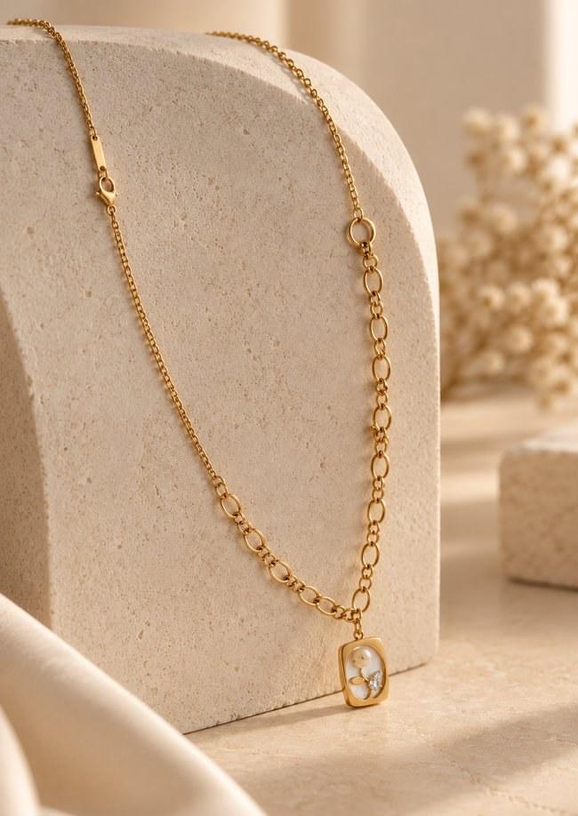 Mother of Pearl Drop Pendant Necklace