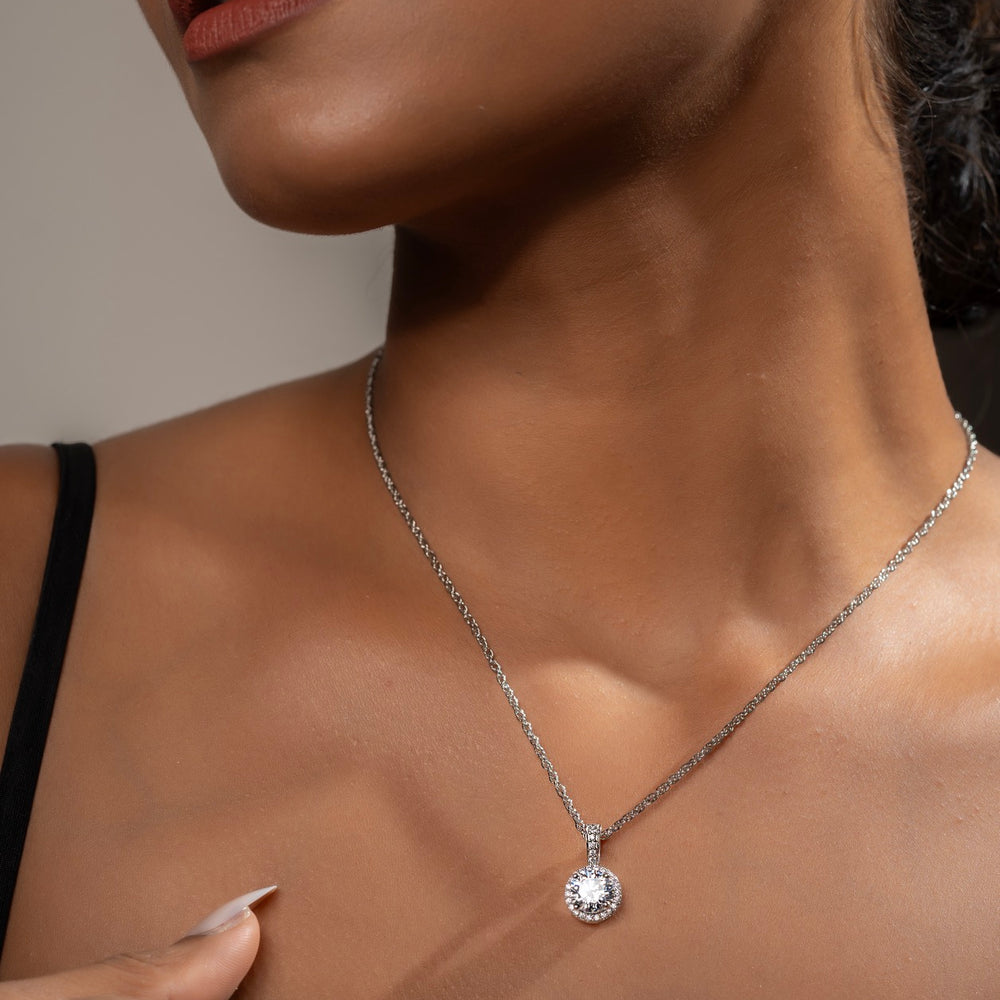 
                  
                    Beautiful 925 silver pendant and chain.
                  
                