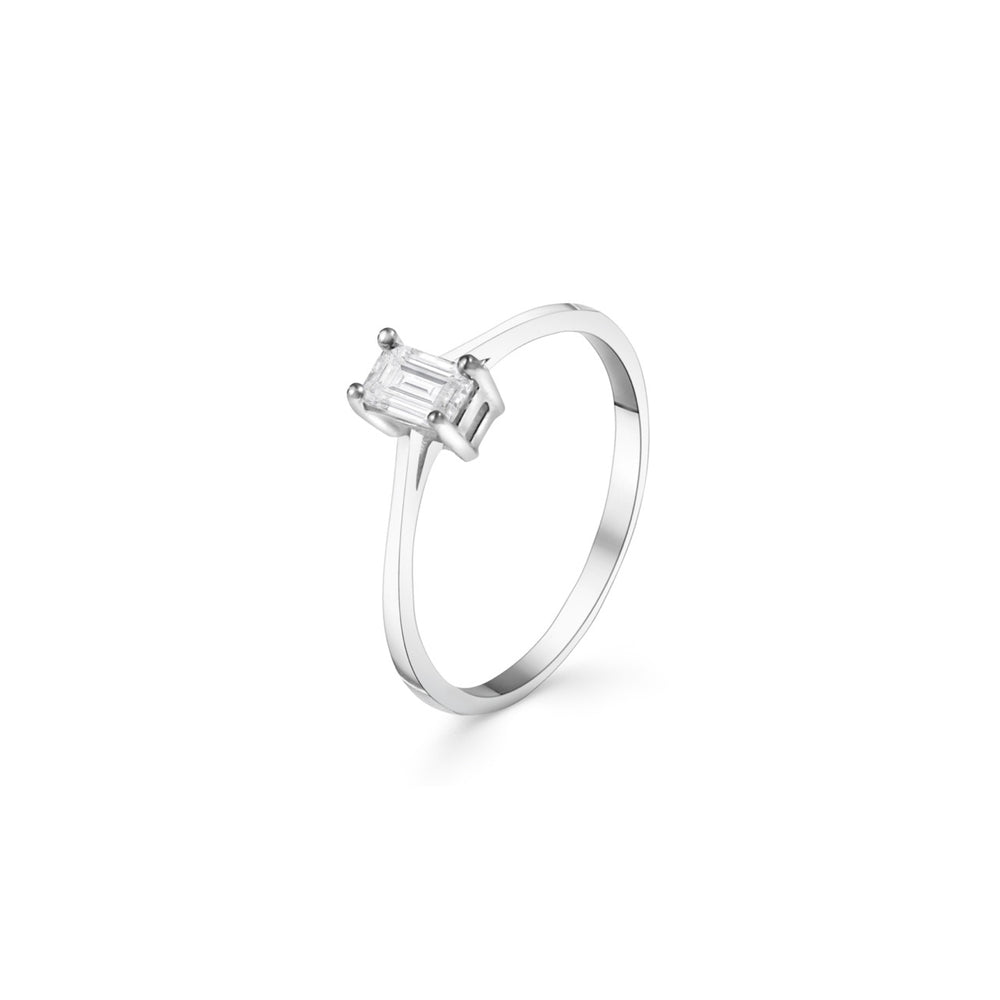 
                  
                    Klarity rhodium-plated ring—elegant and perfect for daily or occasion wear
                  
                