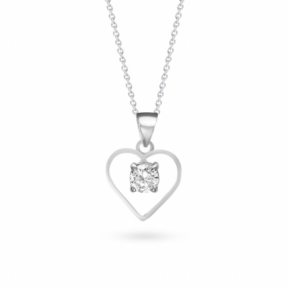 
                  
                    Klarity’s minimal solitaire heart pendant—crafted for everyday brilliance
                  
                