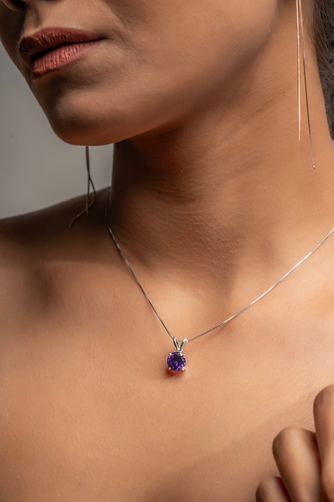 
                  
                    Versatile round solitaire pendant by Klarity—simple, graceful, and radiant


                  
                