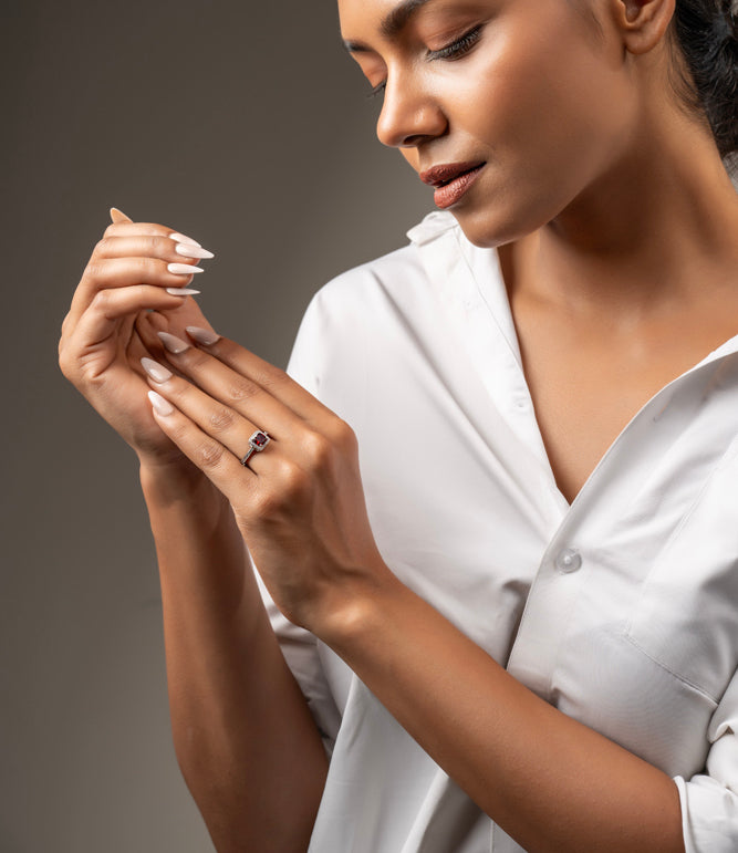 
                  
                    Rhodium-plated silver ring by Klarity—where rich color meets refined luxury


                  
                